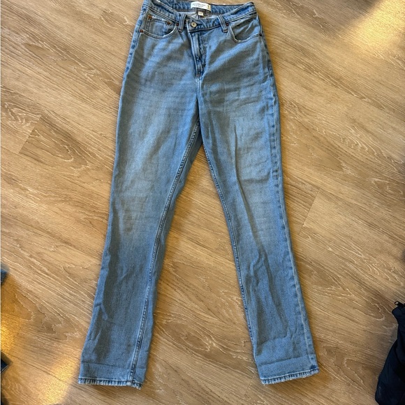 Abercrombie & Fitch Denim - Abercrombie Curve Love Ultra High Rise 90s Slim Straight
